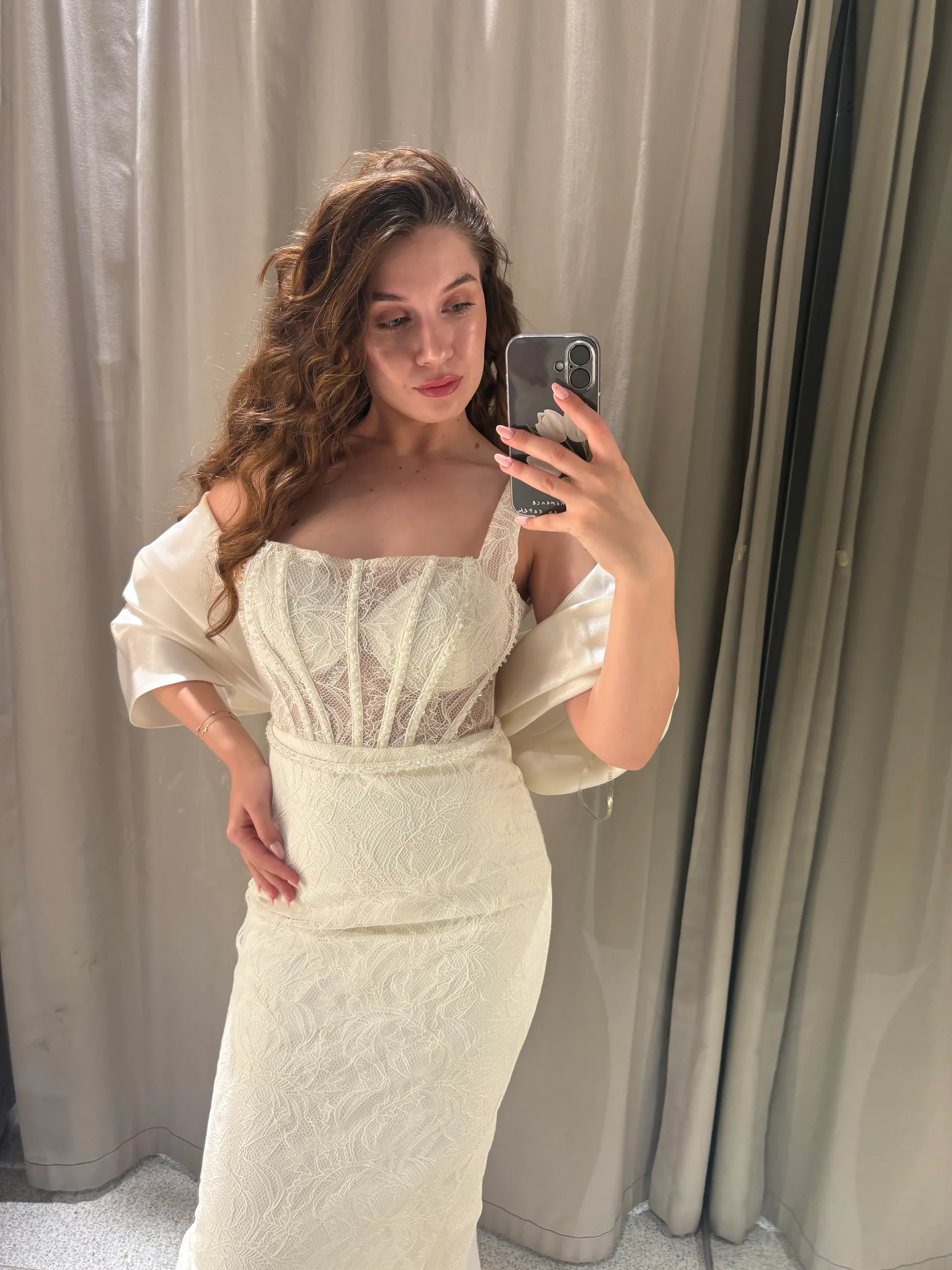 Rochie cununie civila din dantela cu pietre 4